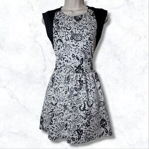 Pull&Bear Black & White Paisley Cap Sleeve Fit & Flare Skater Dress